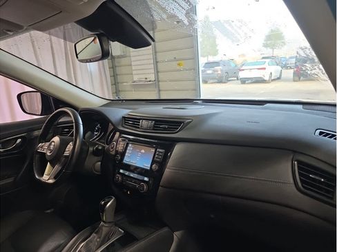 Used 2017 Nissan Rogue SL image 15