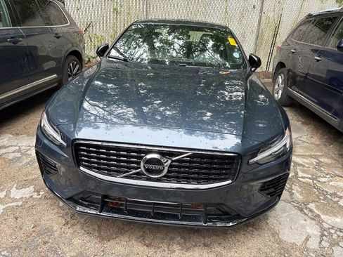 Used 2022 Volvo S60 T8 R-Design AWD/4WD image 2