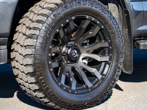 Used 2019 Ford F150 Lariat w/ Equipment Group 502A Luxury image 8