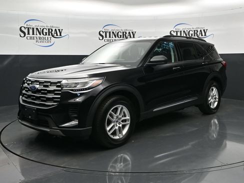 Used 2025 Ford Explorer Active RWD image 3