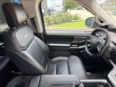 Used 2025 Ford Expedition Max Platinum AWD/4WD image 15