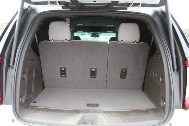 Used 2024 GMC Yukon SLT w/ SLT Luxury Package AWD/4WD image 6