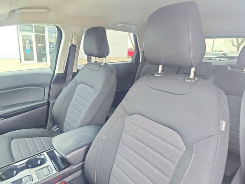 Used 2020 Ford Edge SE w/ Cargo Accessory Package image 12