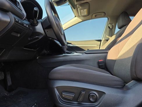 Used 2023 Toyota Camry LE image 10