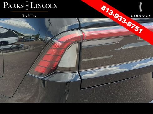 Certified 2025 Lincoln Navigator Reserve AWD/4WD image 6