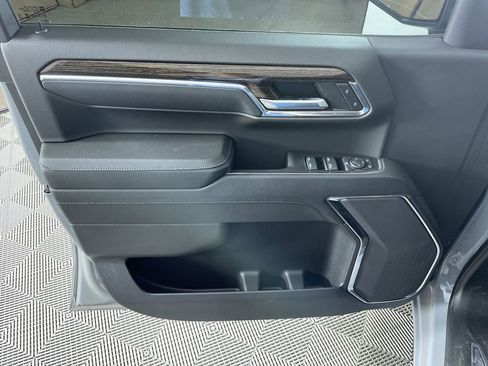 Used 2024 GMC Sierra 1500 SLE image 22