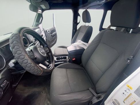Used 2018 Jeep Wrangler Unlimited Sport S AWD/4WD image 6