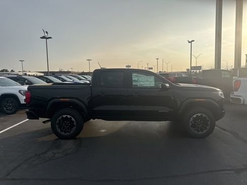 New 2026 GMC Canyon AT4 image 2