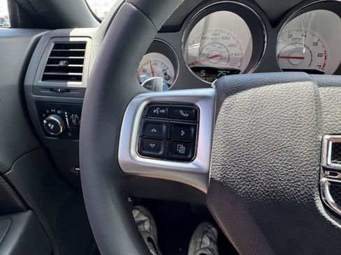Used 2012 Dodge Challenger R/T RWD image 18