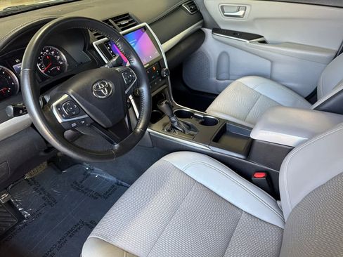 Used 2016 Toyota Camry SE FWD image 11