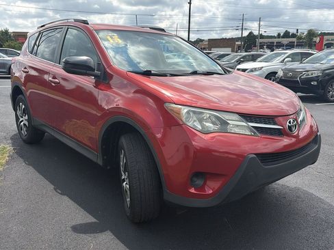 Used 2015 Toyota RAV4 LE FWD image 2