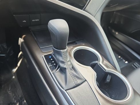 Used 2021 Toyota Camry LE FWD image 20