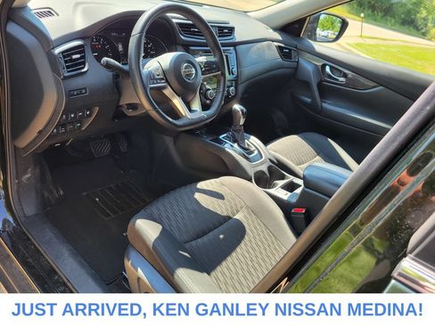 Used 2020 Nissan Rogue SV w/ Sun & Sound Touring Package AWD/4WD image 9