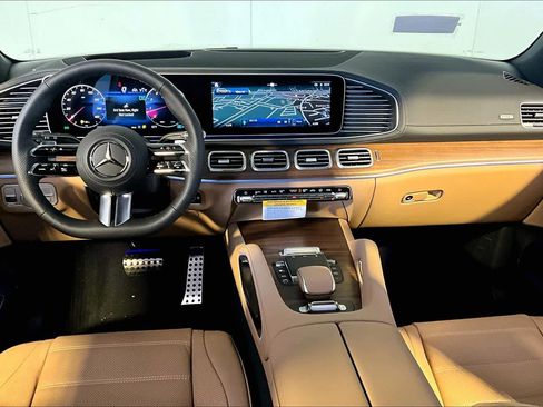 New 2026 Mercedes-Benz GLS 450 4MATIC image 7