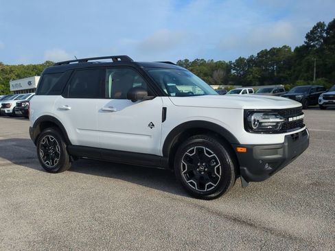 Used 2025 Ford Bronco Sport Outer Banks w/ Outer Banks Tech Package+ AWD/4WD image 2