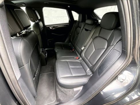 Certified 2023 Porsche Macan Turbo AWD/4WD image 22