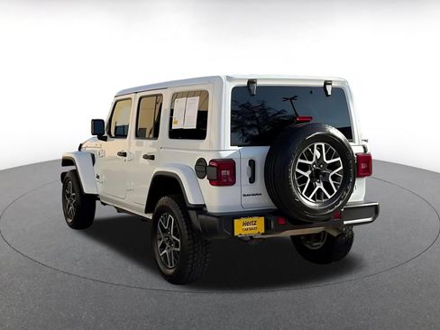 Used 2025 Jeep Wrangler Unlimited Sahara AWD/4WD image 15