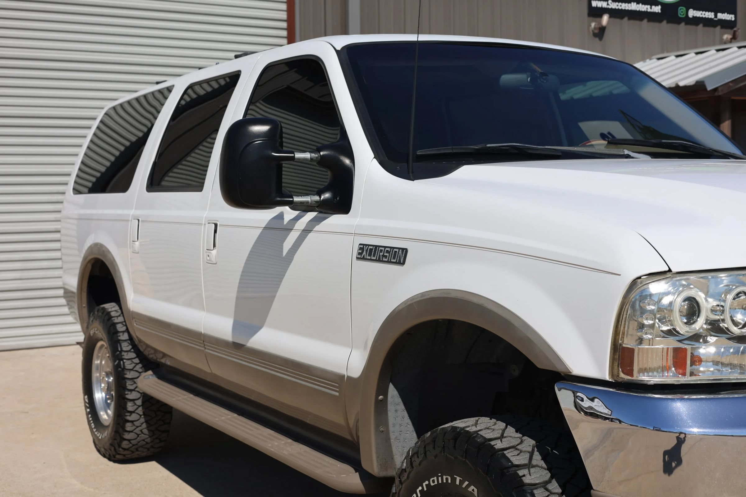 Used 2000 Ford Excursion Limited AWD/4WD image 17