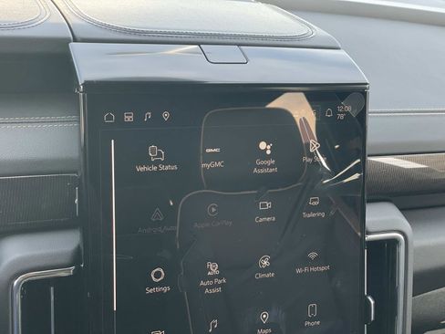 New 2026 GMC Yukon Elevation image 13