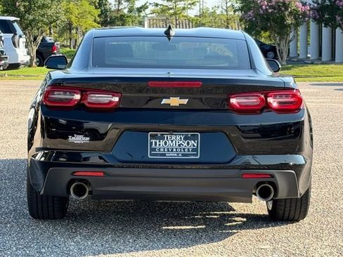 Used 2024 Chevrolet Camaro LT RWD image 3