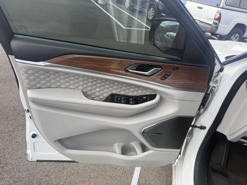 Used 2021 Jeep Grand Cherokee L Summit w/ Advanced Protech Group IV image 21