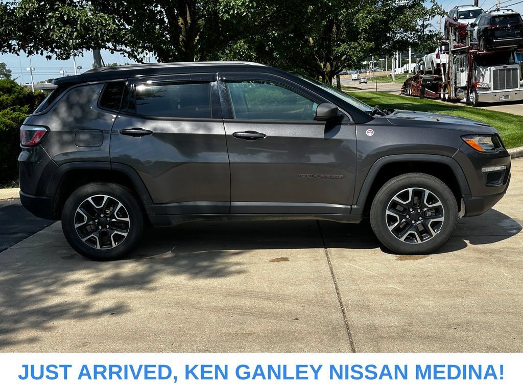 Used 2019 Jeep Compass Trailhawk w/ Popular Equipment Group AWD/4WD image 2