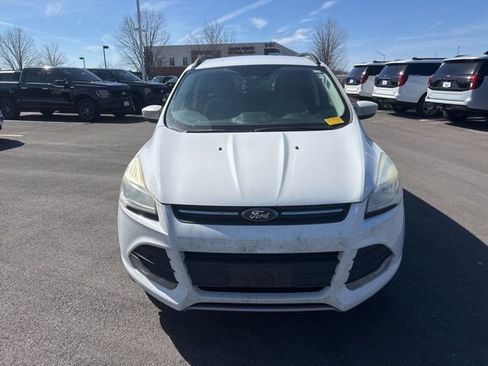 Used 2016 Ford Escape SE w/ Equipment Group 201A image 2