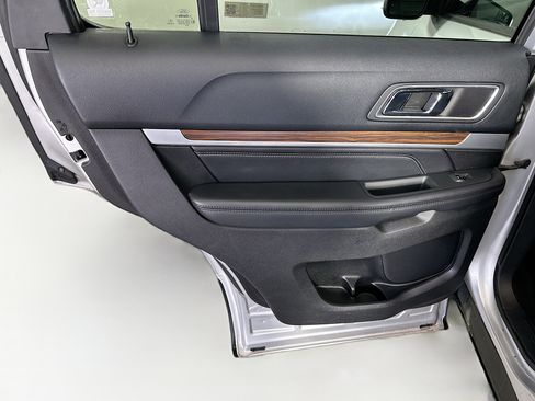 Used 2016 Ford Explorer Limited image 24