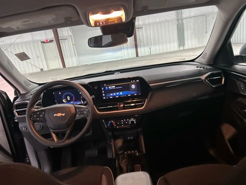 Used 2025 Chevrolet TrailBlazer LT AWD/4WD image 19