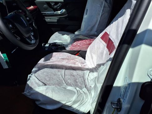 New 2025 Lincoln Corsair Grand Touring image 8