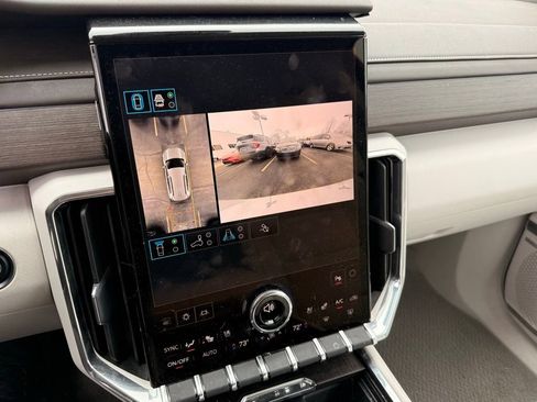 Used 2024 GMC Acadia Denali w/ Super Cruise Package image 13