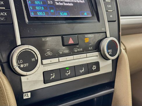 Used 2012 Toyota Camry LE FWD image 10