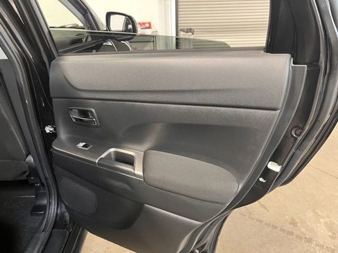 Used 2021 Mitsubishi Outlander Sport SE image 15