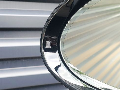 Used 2025 Porsche Macan Turbo image 7