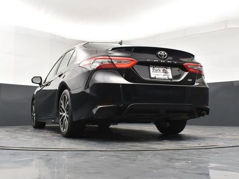 Used 2019 Toyota Camry SE image 22