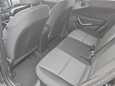 Used 2025 Kia Soul LX w/ LX Technology Package FWD image 15