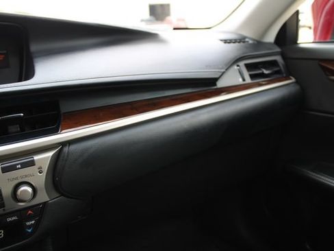 Used 2014 Lexus ES 350 w/ Luxury Package FWD image 23