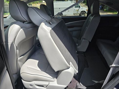 Used 2017 Acura MDX SH-AWD image 32