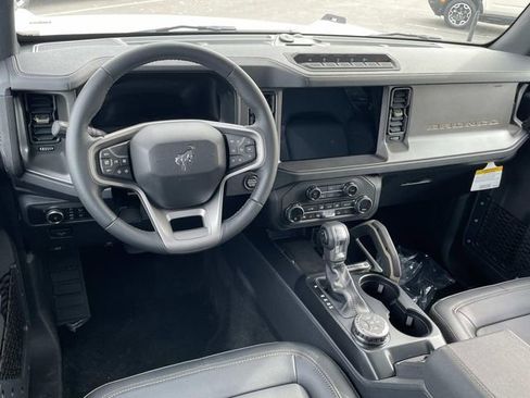 New 2025 Ford Bronco Badlands w/ Sasquatch Package AWD/4WD image 6