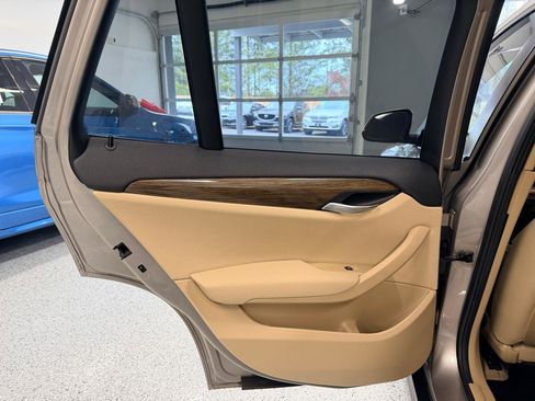 Used 2015 BMW X1 sDrive28i image 16