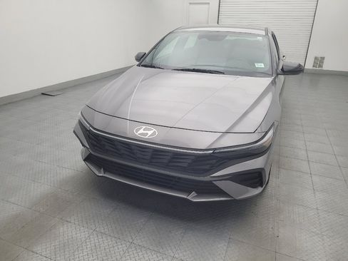 Used 2025 Hyundai Elantra Sport FWD image 15