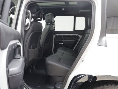 Used 2026 Land Rover Defender 110 X-Dynamic SE AWD/4WD image 14