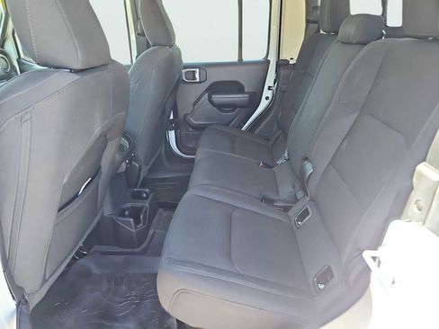 Used 2022 Jeep Gladiator Sport image 30