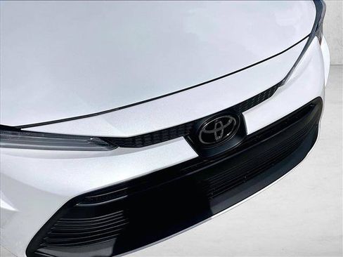 Used 2025 Toyota Corolla LE FWD image 29