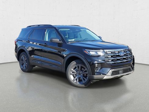 New 2026 Ford Explorer Active image 2
