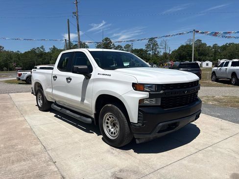 Used 2021 Chevrolet Silverado 1500 W/T w/ Trailering Package AWD/4WD image 3