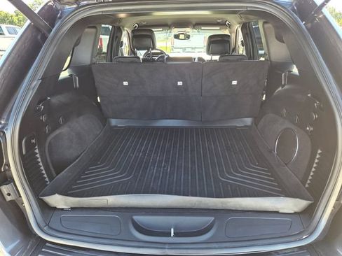 Used 2020 Jeep Grand Cherokee Laredo w/ Laredo X Package RWD image 12