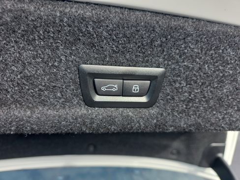 New 2026 BMW 330i xDrive 330i NA xDrive w/ Convenience Package image 9