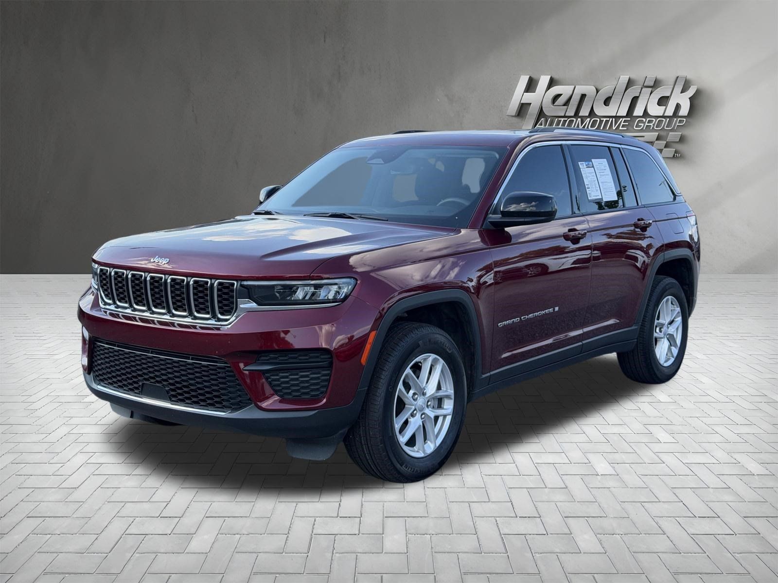 Used 2023 Jeep Grand Cherokee Laredo w/ Trailer Tow Prep Group (B) RWD image 5