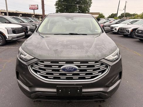 Used 2020 Ford Edge SE FWD image 2